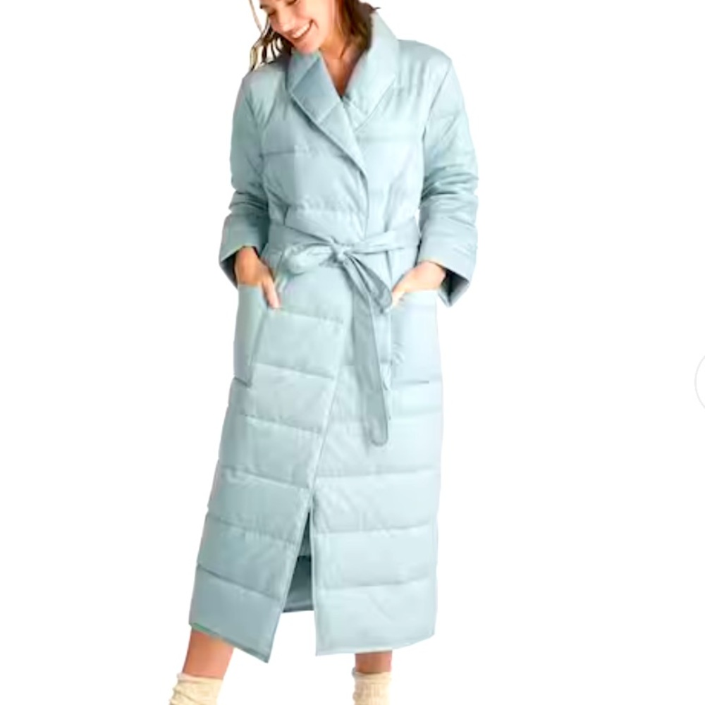 FLAW missing belt. NWT. Robe. The Company Store Down Feather filled Cloud Blue.